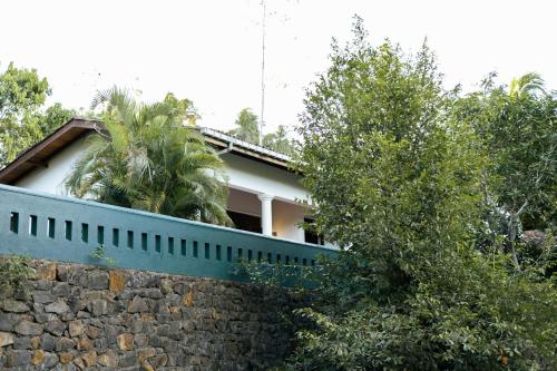 Το κτήριο όπου στεγάζεται  η βίλα