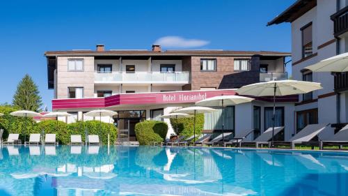 Πισίνα στο ή κοντά στο Familien-Sporthotel Florianihof