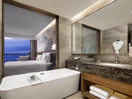 Bilik mandi di Pullman Yuxi