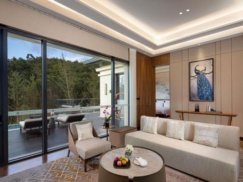 Ruang duduk di Pullman Yuxi