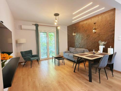 Solvy Poseidonos Beachfront Suite-Direct to Airport & City Center & Piraeus Port