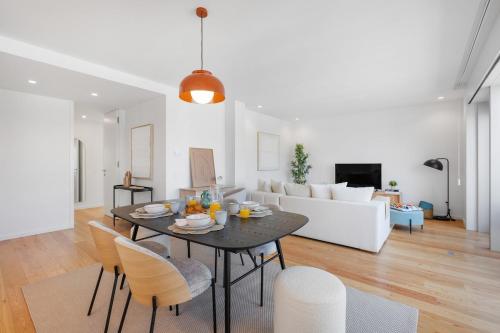 TV a/nebo společenská místnost v ubytování Beach and Ocean Views Sal D'Ouro with Parking