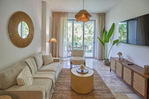 Modern Escape with Pool & Beach