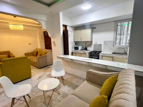 Posezení v ubytování Classic one bedroom apartment in mombasa CBD