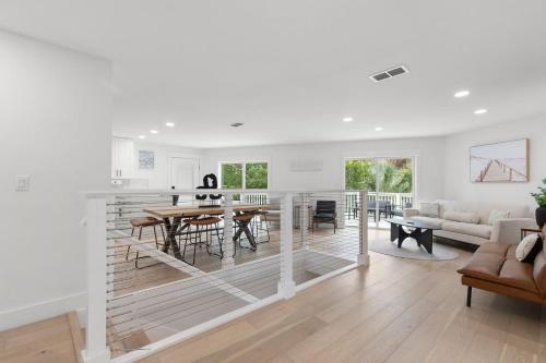 Gallery image of Seas & Greetings! 5BR 4BA House! Elegant Coastal Living Near the Shore in Sunnyside