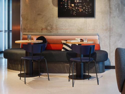 Ruang duduk di Tribe Paris Saint Ouen