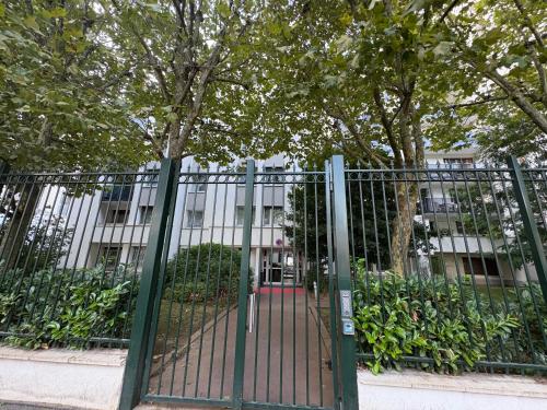 Spacious T3 appart nearby la defense & Arena