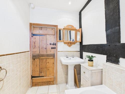 Phòng tắm tại NEW Mainstone House Retreat by Signature Stays