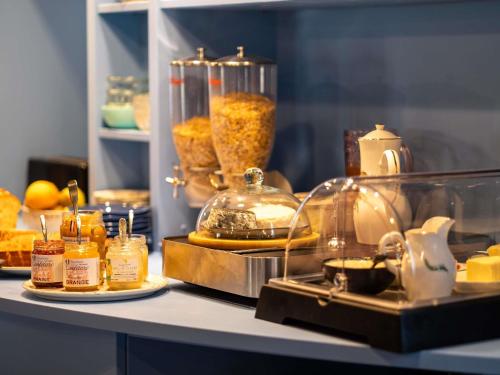 a counter with some food and other items on it at greet Chartres Est in Chartres