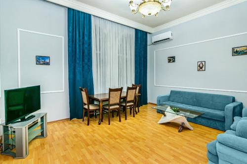 Televisi dan/atau pusat hiburan di ISKCON Apartment