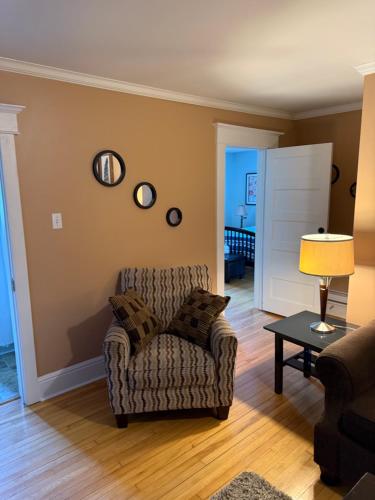 Gambar di galeri bagi Midstream Manor Unit 7, 2 Bedroom Apartment di St. John's