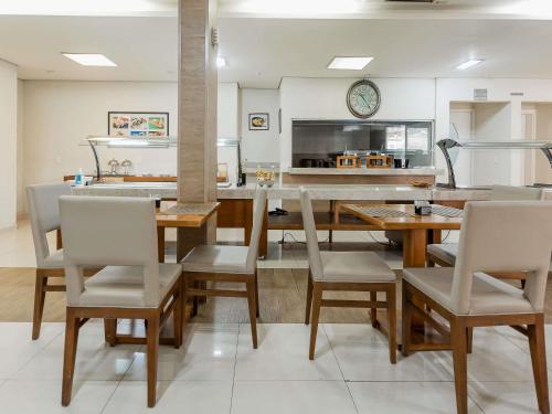 Kuchyň nebo kuchyňský kout v ubytování Ibis Styles Campinas Alphaville