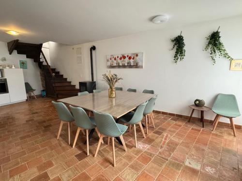 Η κουζίνα ή μικρή κουζίνα στο L'Odyssée de Mélyna entre Beaujolais & Bourgogne