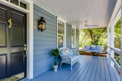 a blue house with a porch with a blue door at 7 Bed in Duncannon oc-itest in Duncannon