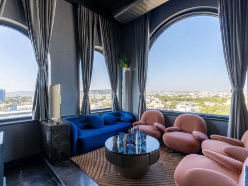 Posezení v ubytování Novotel Jodhpur ITI Circle