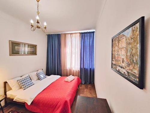 Postel nebo postele na pokoji v ubytování Золотой квадрат 3 комнатная стильная 6