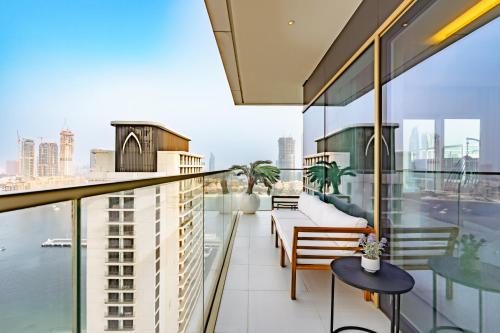 Elegant 2BR with Sea View & Direct Beach Access