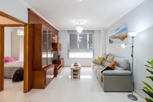 Flatguest Las Canteras Beach 10 + Wifi + 5 Pax