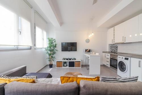 Breezy Bright Urban Oasis