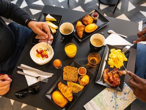 Jídlo v hotelu nebo okolí