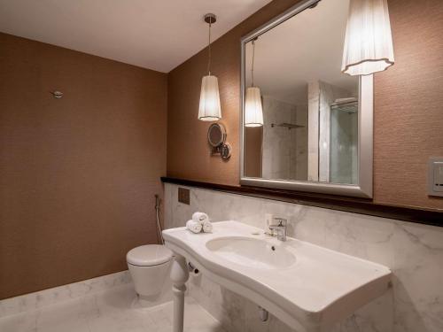 Un baño de Rixos Bab Al Bahr - Ultra All Inclusive