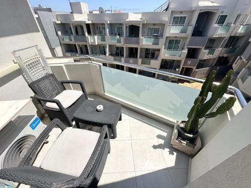 Surfer's view Pool AC WIFI DeskTerrace and Parking
