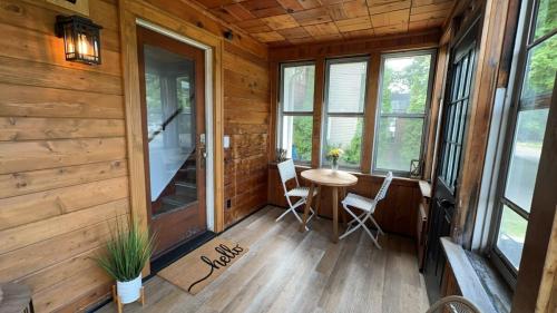 Fotografie z fotogalerie ubytování Modern Beach Retreat Pet Friendly Prime Location v destinaci Grand Haven