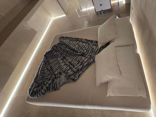 DUNE at Spanish Steps Luxury Apartment-Suite photo 62