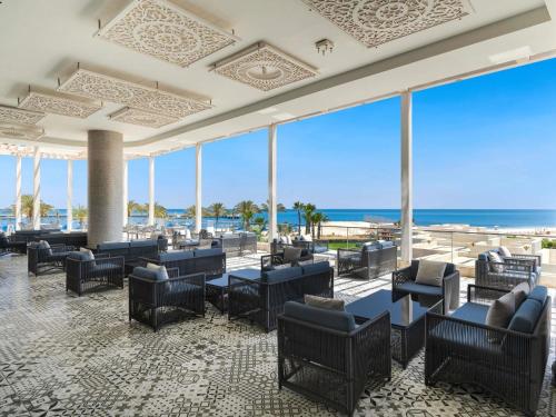 Ruang duduk di Rixos Premium Alamein
