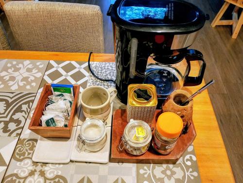 Kemudahan buat kopi dan teh di Amplio loft acogedor, súper luminoso y seguro, en el corazón de Tigre