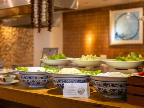 الطعام في المنتجعات أو بالجوار