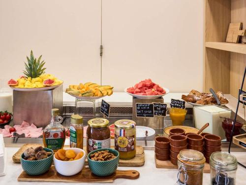 Makanan di atau berdekatan hotel