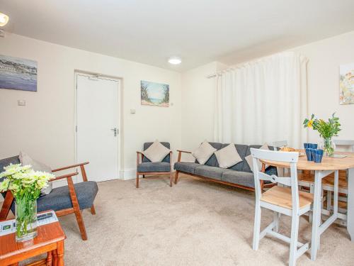 Φωτογραφία από το άλμπουμ του Apartment Three - Uk39836 σε Paignton