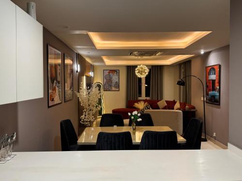 Posezení v ubytování Gold Crest Luxury Hotel Apartments DHA Phase 4 Lahore