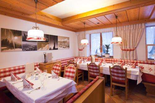 Restaurace v ubytování Alpengasthof Norbertshöhe Superior