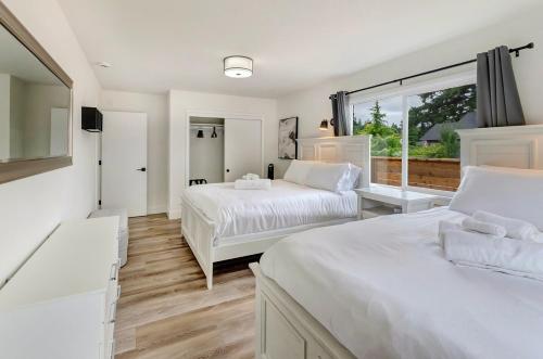 Ένα ή περισσότερα κρεβάτια σε δωμάτιο στο Spacious Comfy Home 2br, 2ba - 9 min to Tacoma Dome