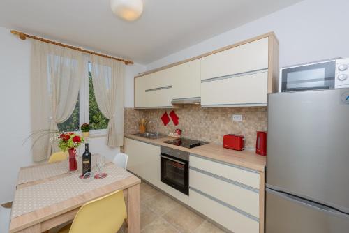 Comfortable Apartment Bukvic