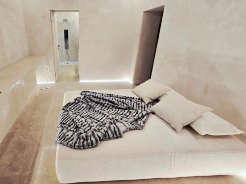 DUNE at Spanish Steps Luxury Apartment-Suite photo 65