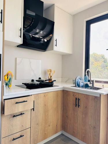 Cozy 1 bedroom Apartment 6 Min Walk to Beach