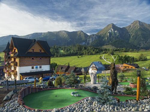 Nespecifikovaný výhled na hory nebo výhled na hory při pohledu z hotelu