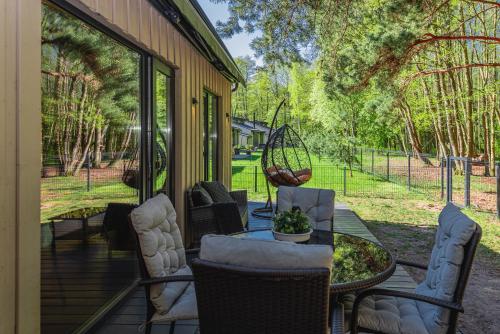 Zahrada ubytování Luxury Villa with Pine Forest View, Palanga