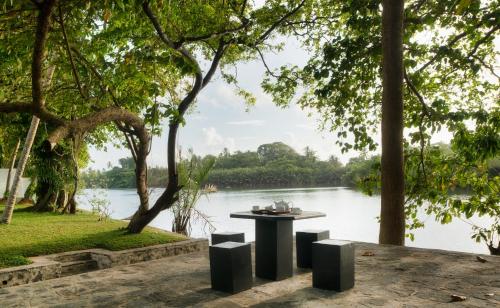 Φωτογραφία από το άλμπουμ του Villa by the River in Ambalangoda-Starflower Villa σε Ambalangoda