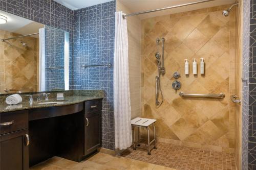 Ένα μπάνιο στο Homewood Suites by Hilton Pittsburgh-Southpointe