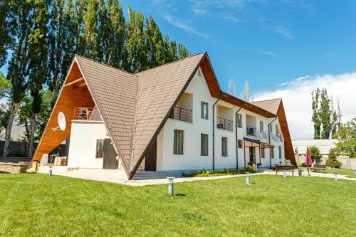 Gallery image of Dolinnka Hotel in Cholpon-Ata