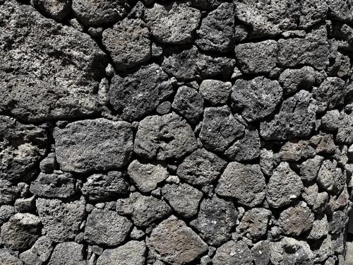 a stone wall is shown in black and white at 오를 Orle in Kama-ri