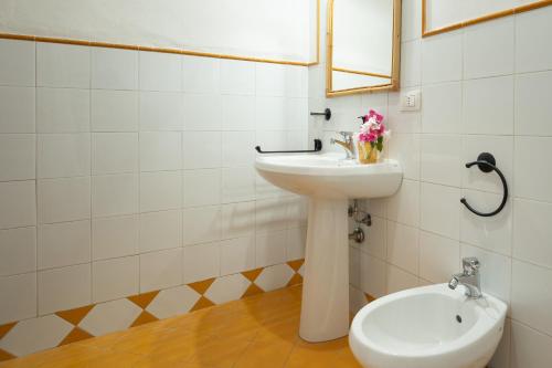 Bilik mandi di Agro Antico B&b