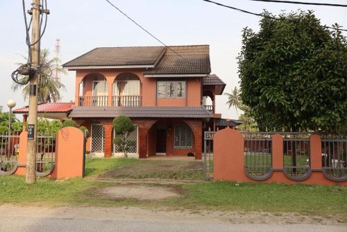 Φωτογραφία από το άλμπουμ του Ayan Homestay σε Pasir Mas