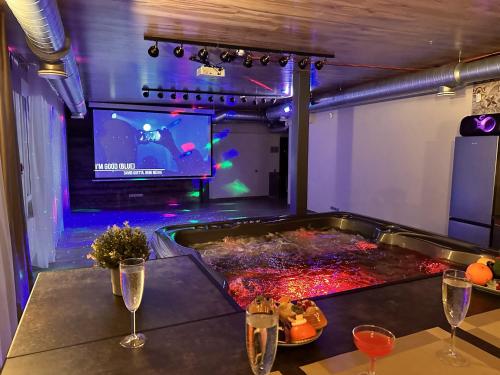 Ảnh trong thư viện ảnh của Skyhouse SPA Cinema and Party apartment ở Rīga