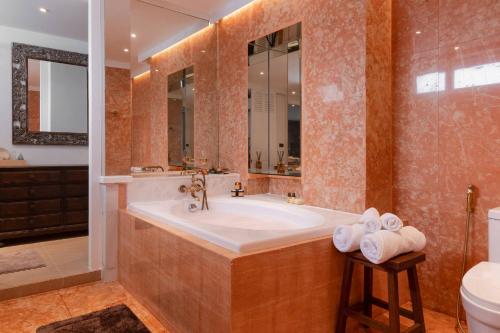 Koupelna v ubytování Presidential Suite | 5 min BTS, Sun-Room| 159sqm