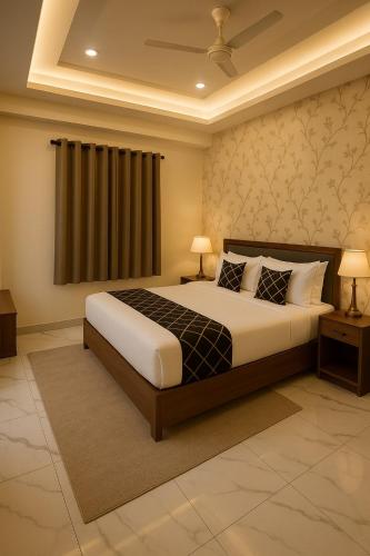 Postel nebo postele na pokoji v ubytování Hotel Krishna Palace, Vrindavan - Lavish & Luxury rooms with parking near prem mandir #By Om #